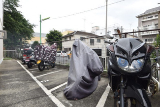 【駐車場】 | バイク置き場。空き区画の有無や駐輪料金、サイズおよび排気量規定などについては、改めてお問い合わせください。～即日のご見学可能～　お問合せはお気軽にどうぞ。
