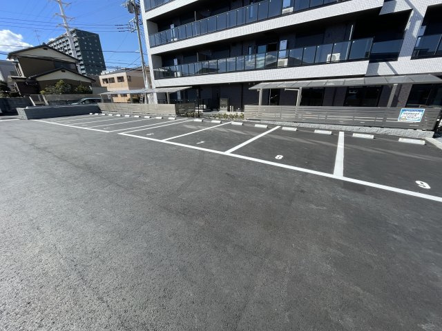 フリージアおおたかの森 の駐車場