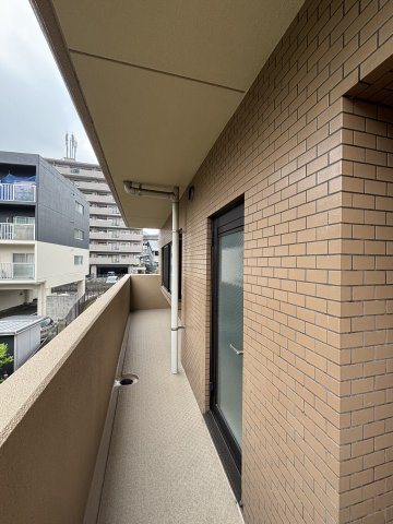 アステージ安東駅前のバルコニー|キッチンから出入りできるバルコニー