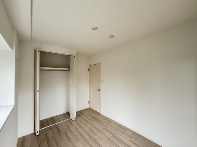 アステージ安東駅前の洋室