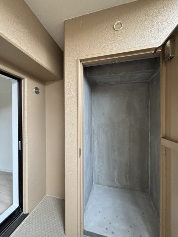 アステージ安東駅前の収納|ベランダ収納