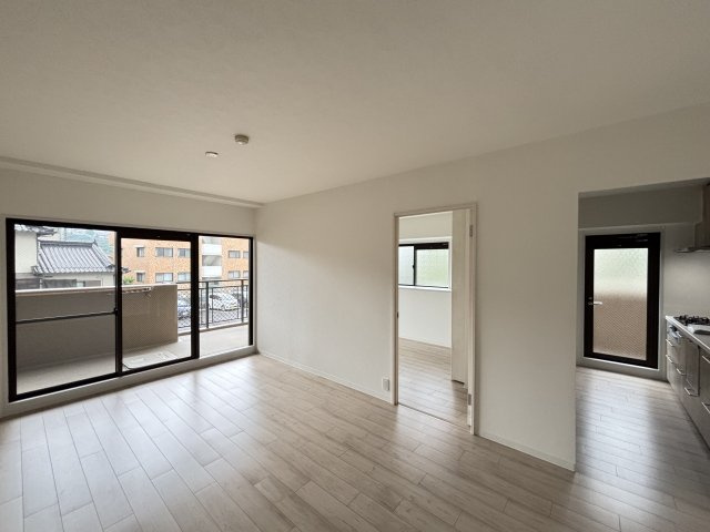 アステージ安東駅前の居間・リビング