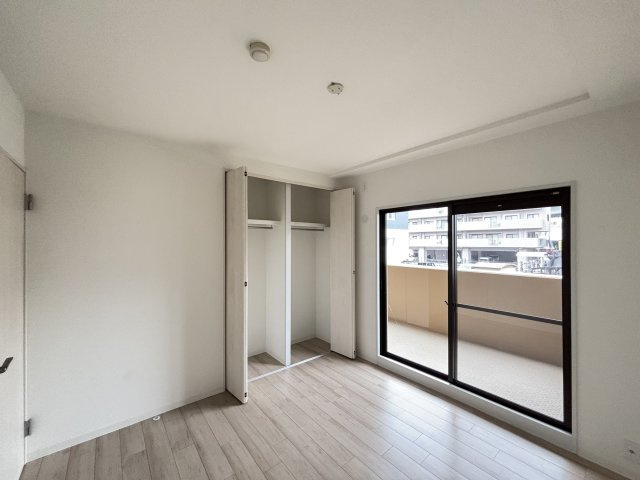 アステージ安東駅前の洋室|全居室に収納を完備。 居室空間を最大限に活用でき、お部屋を広々と使えます。