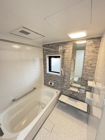 アステージ安東駅前の浴室|一日の疲れを癒す、ゆったりとしたバスルーム。 快適なバスタイムをお約束します。