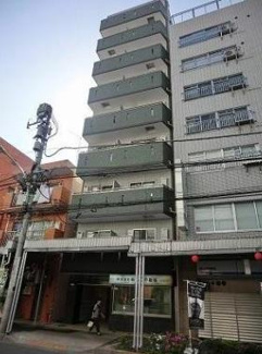 【外観】 | 鉄筋コンクリート造のがっちりとした建物。