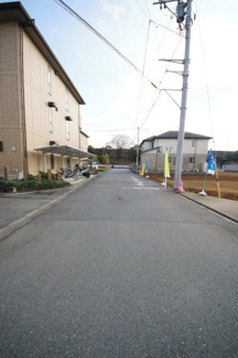 【前面道路含む現地写真】