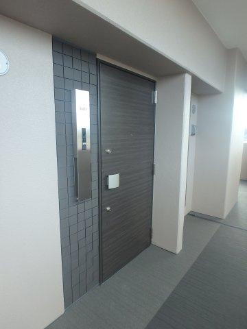 アルファステイツ老松小南の玄関