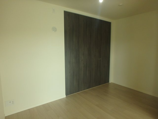 アルファステイツ老松小南の洋室