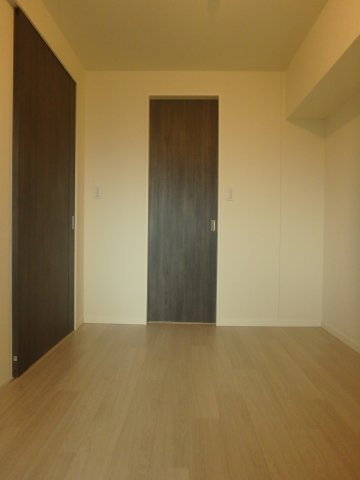 アルファステイツ老松小南の洋室