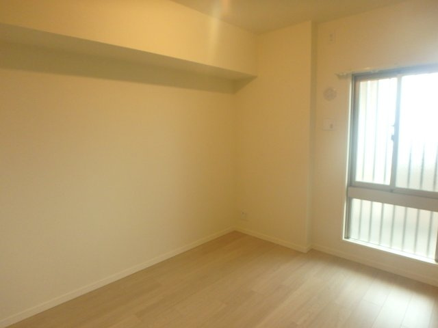 アルファステイツ老松小南の洋室