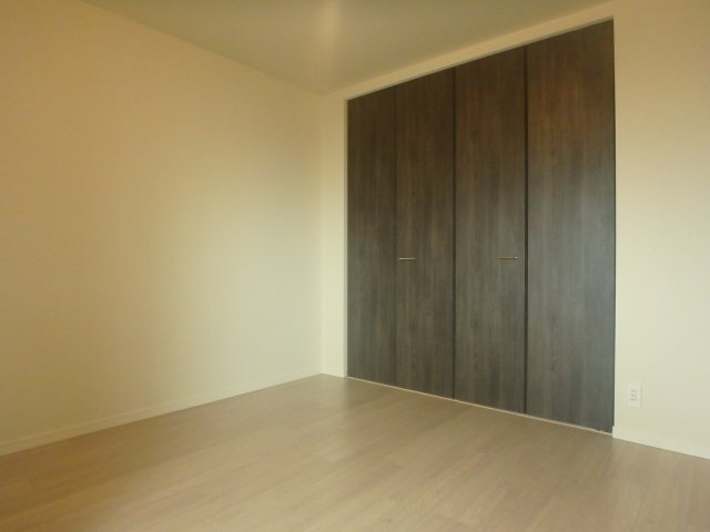 アルファステイツ老松小南の洋室