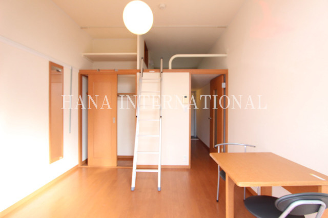 レオパレス北町の居間・リビング