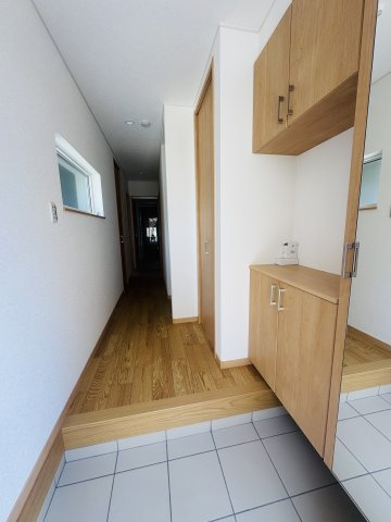 広島市安佐南区古市４丁目　新築一戸建ての玄関