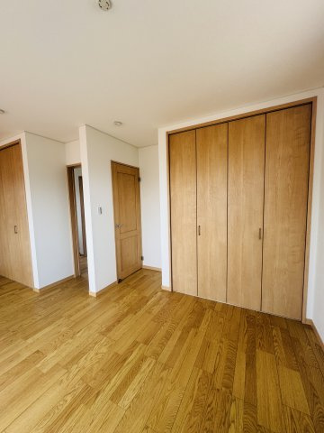 広島市安佐南区古市４丁目　新築一戸建ての洋室