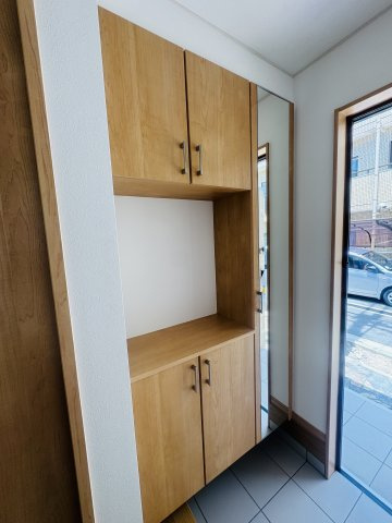 広島市安佐南区古市４丁目　新築一戸建ての玄関