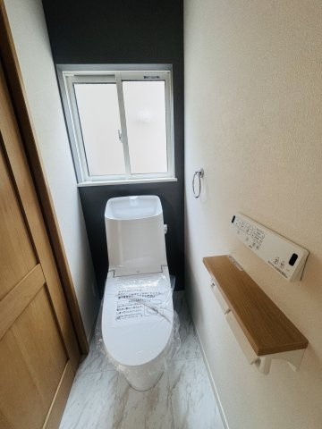 広島市安佐南区古市４丁目　新築一戸建てのトイレ
