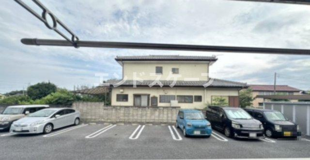 グランシャリオの駐車場|高崎、前橋、伊勢崎エリアのお部屋探しはエンドスケープまで！お客様の理想お聞かせ下さい♪