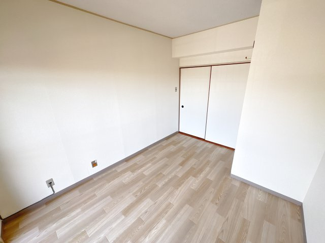 ハイネス生駒の玄関