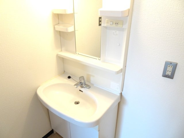中央タワーズRiho大垣の独立洗面台
