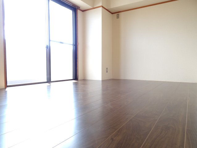 中央タワーズRiho大垣の洋室