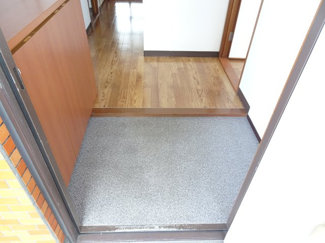 中央タワーズRiho大垣の玄関