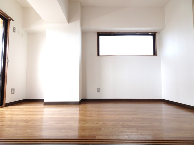 中央タワーズRiho大垣の洋室
