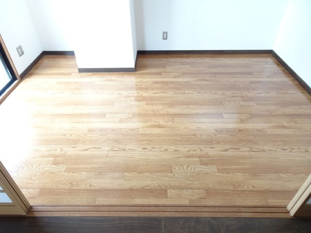 中央タワーズRiho大垣の洋室