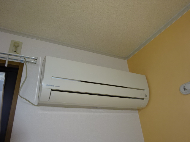 倉敷市上東のアパートの設備|エアコン