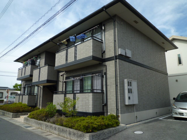 倉敷市上東のアパートの外観