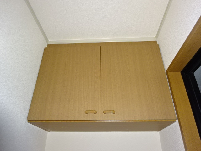 倉敷市上東のアパートの玄関|シューズボックス上