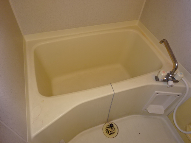 倉敷市上東のアパートの浴室