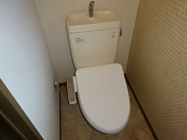 倉敷市上東のアパートのトイレ|ウォシュレット