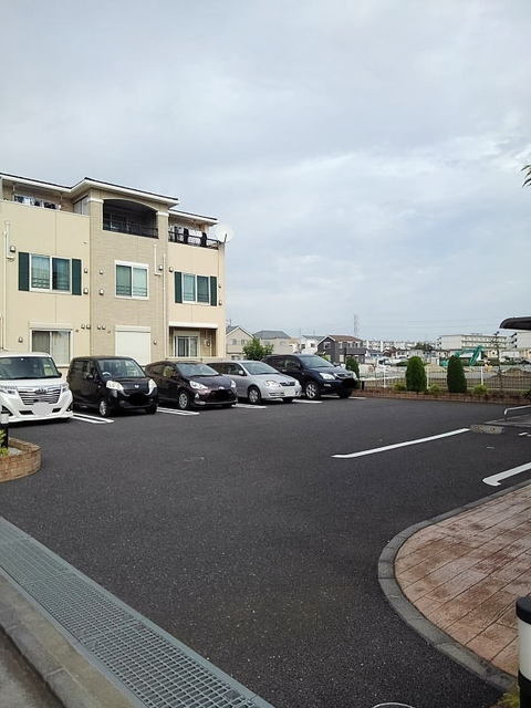 ウィステリアタウンⅩの駐車場