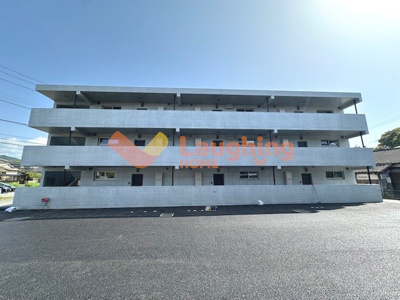 【駐車場】 | アッパーヤード | 車をお持ちの方に嬉しい駐車場付きの物件です