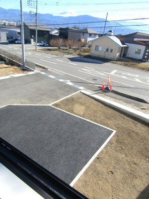 【駐車場】 | クレイドルガーデン南アルプス市山寺第4　2号棟 | カースペースがあります