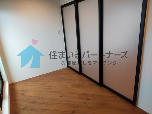 ティーレグノ野伏間A棟の洋室