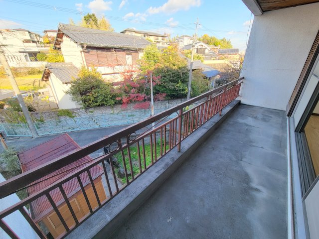 学園新田町テラスハウスのバルコニー