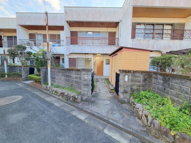 学園新田町テラスハウスの外観