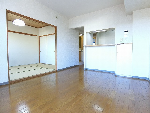 コスモ拝島の居間・リビング