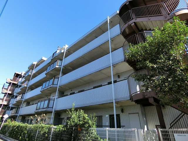 コスモ拝島の外観