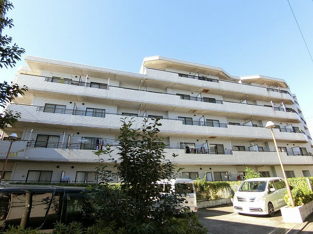 コスモ拝島の外観