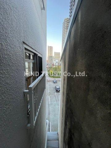 第一明和ビルのバルコニー|バルコニーがあります