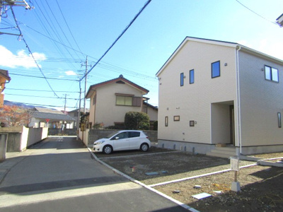 【前面道路含む現地写真】 | クレイドルガーデン甲府市高畑第1　2号棟 | 前面道路含む現地写真です