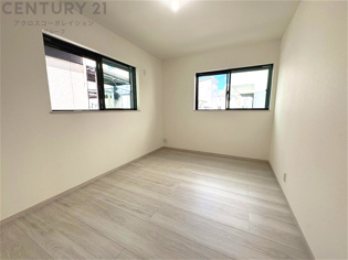 創造性や成長を促す遊びの空間を提供。学習や趣味に集中できる環境を整えます。個別のプライベートスペースは自己表現と自立心を育み、心地よい睡眠環境を整えリラックスできる場所を提供。