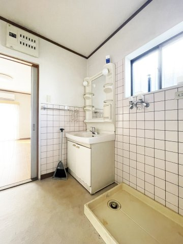 昭和町借家の洗面所