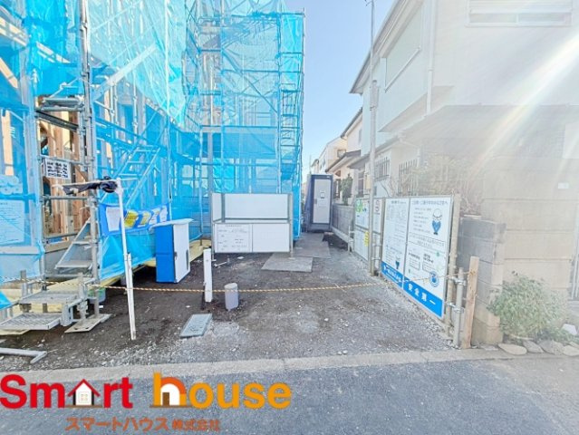東京都武蔵村山市残堀　新築1棟の外観|車2台並列駐車可能！
前面道路5ｍで駐車も楽々！