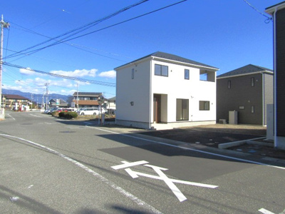 【前面道路含む現地写真】 | クレイドルガーデン昭和町河西第2　2号棟 | 前面道路含む現地写真です