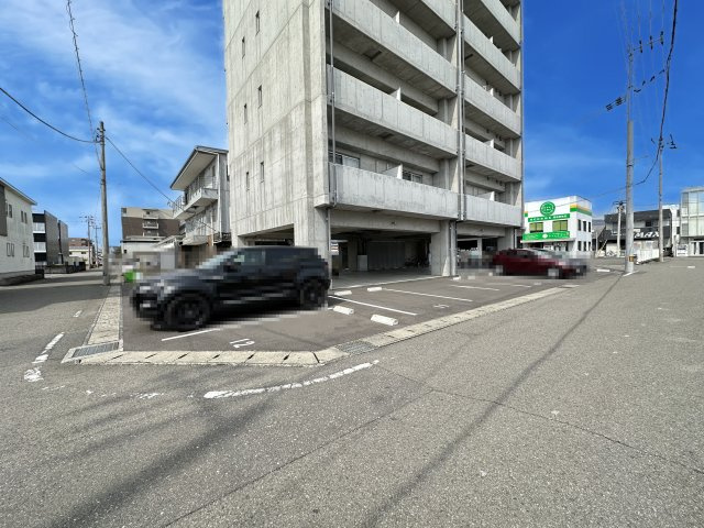 プラスKの駐車場