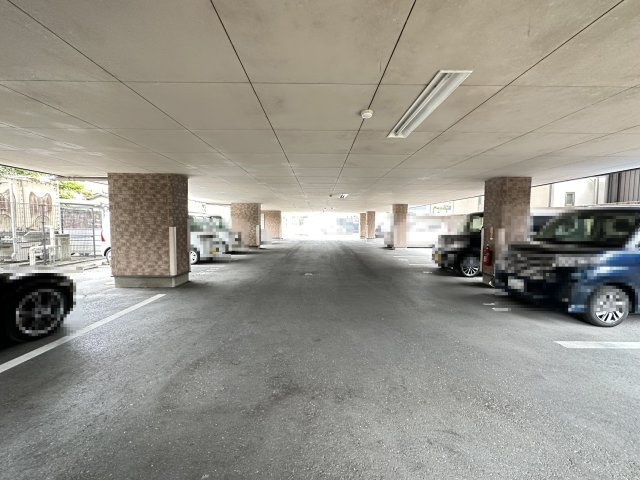 こうき秦南の駐車場