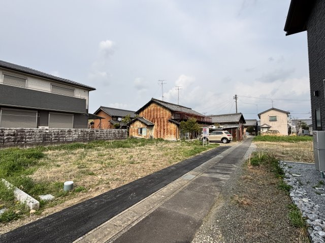 2区画分譲地　鏡島　B区画の前面道路含む現地写真
